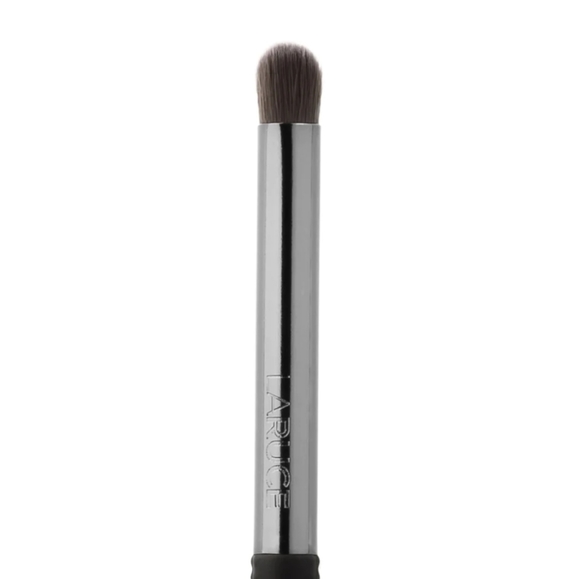 3/$20! Laruce Detail Blending Brush - Picture 2 of 8